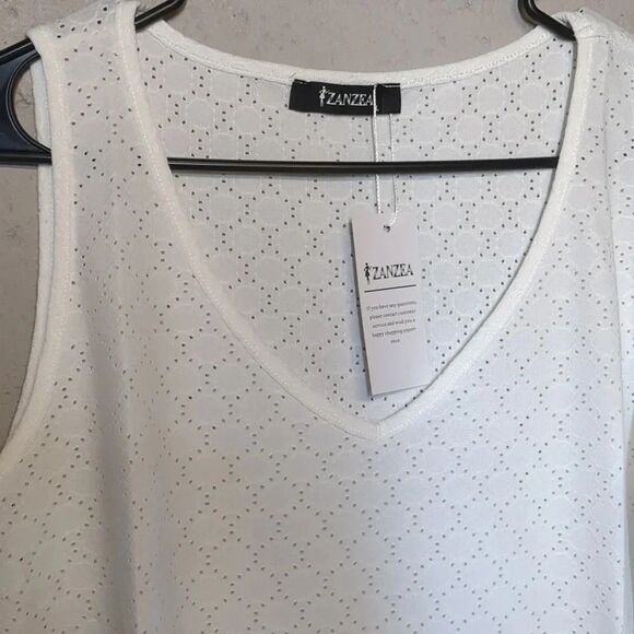 Women's Eyelet Lace Sleeveless Tank Top Blouse Flowy Cottagecore Size Lg NWT - Picture 5 of 7